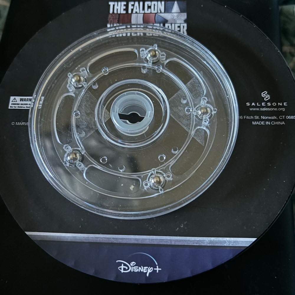Marvel Limited Edition Pins in Rotation Display - Picture 4 of 4
